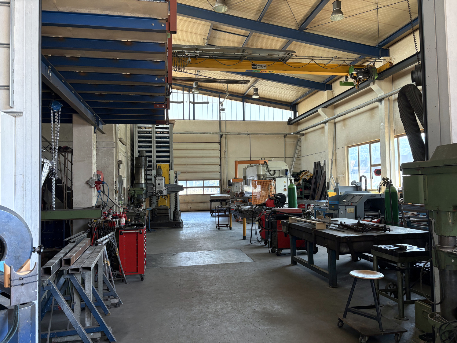 Vordere Halle mit Kranbahn