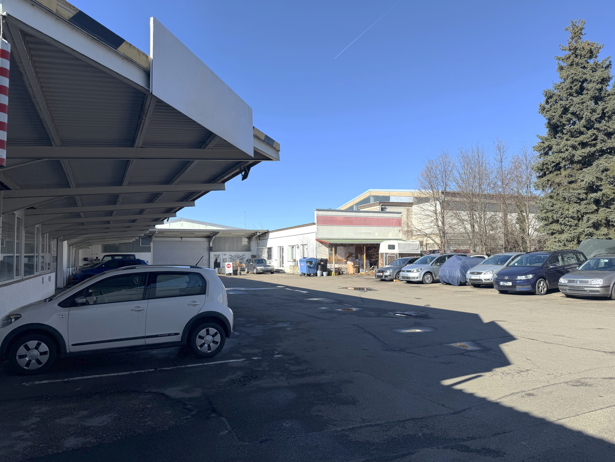 Gewerbeareal mit mehreren Mietern