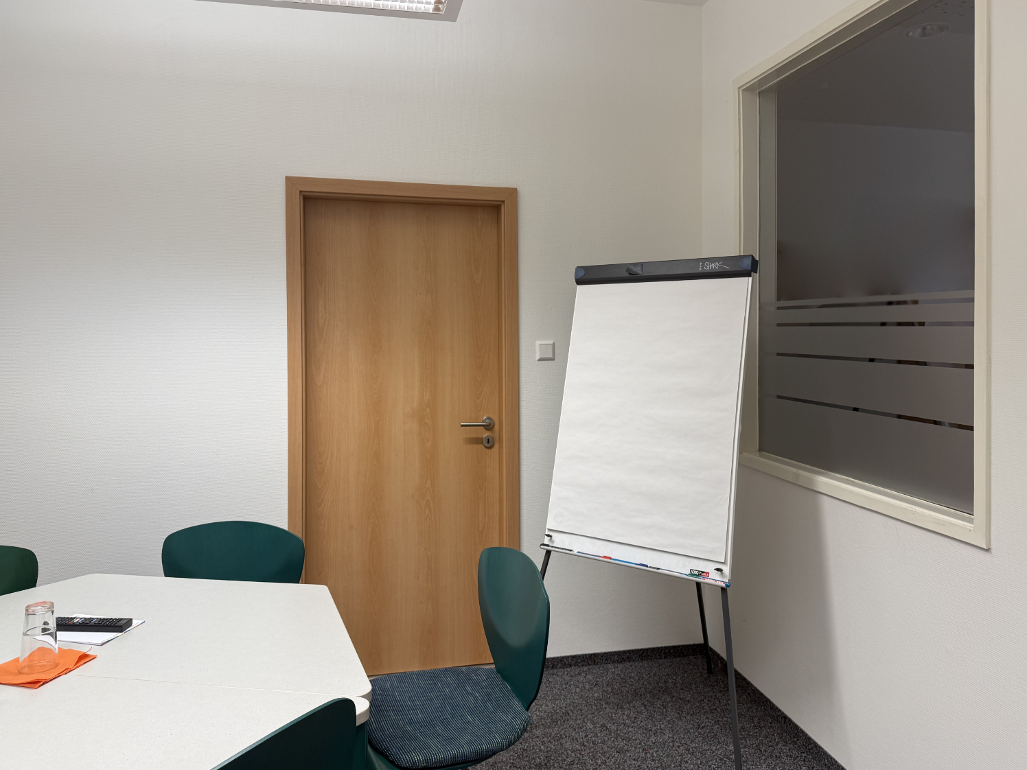 Gebäude 1 - Besprechungszimmer