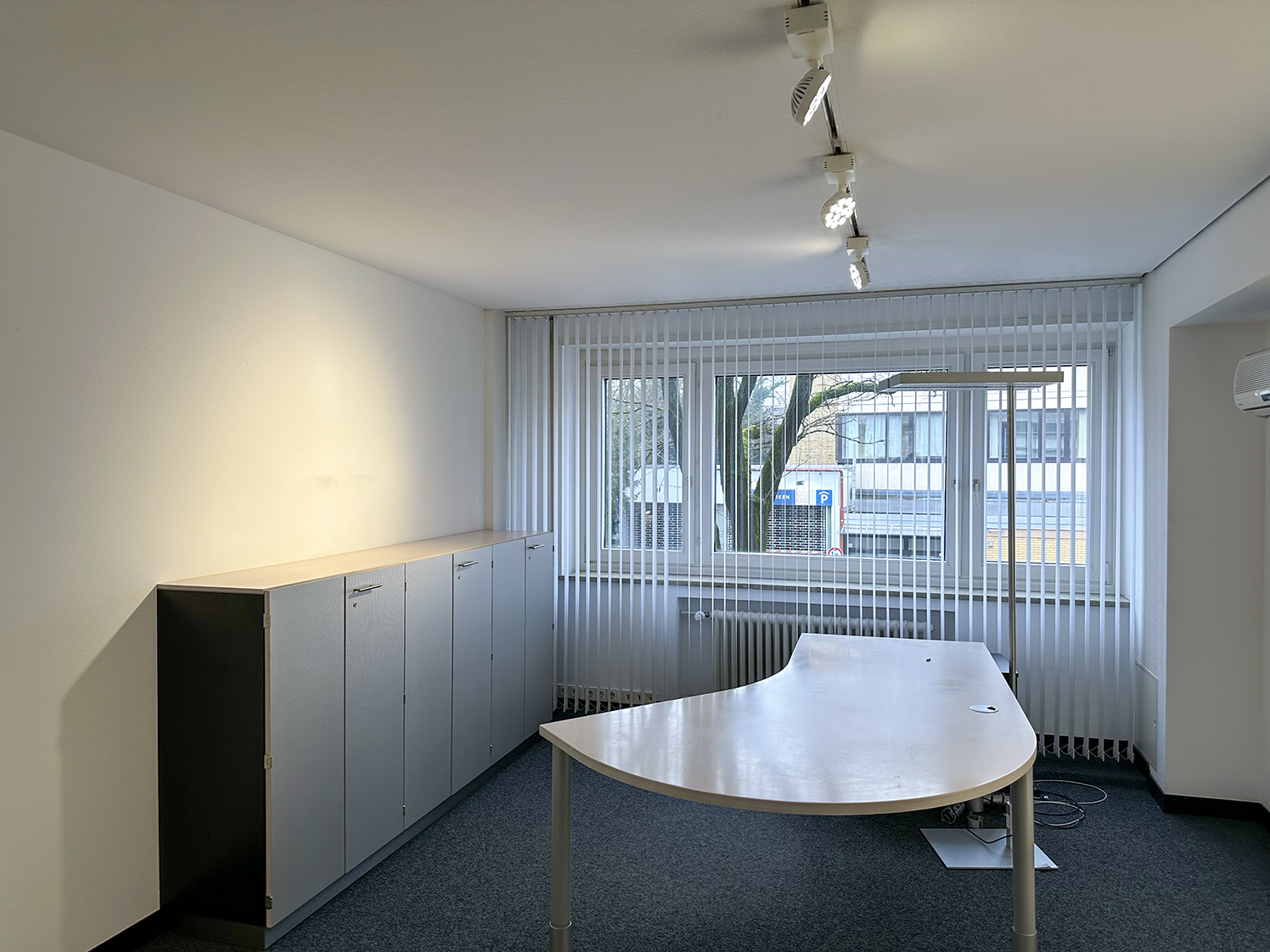 Büro (OG)
