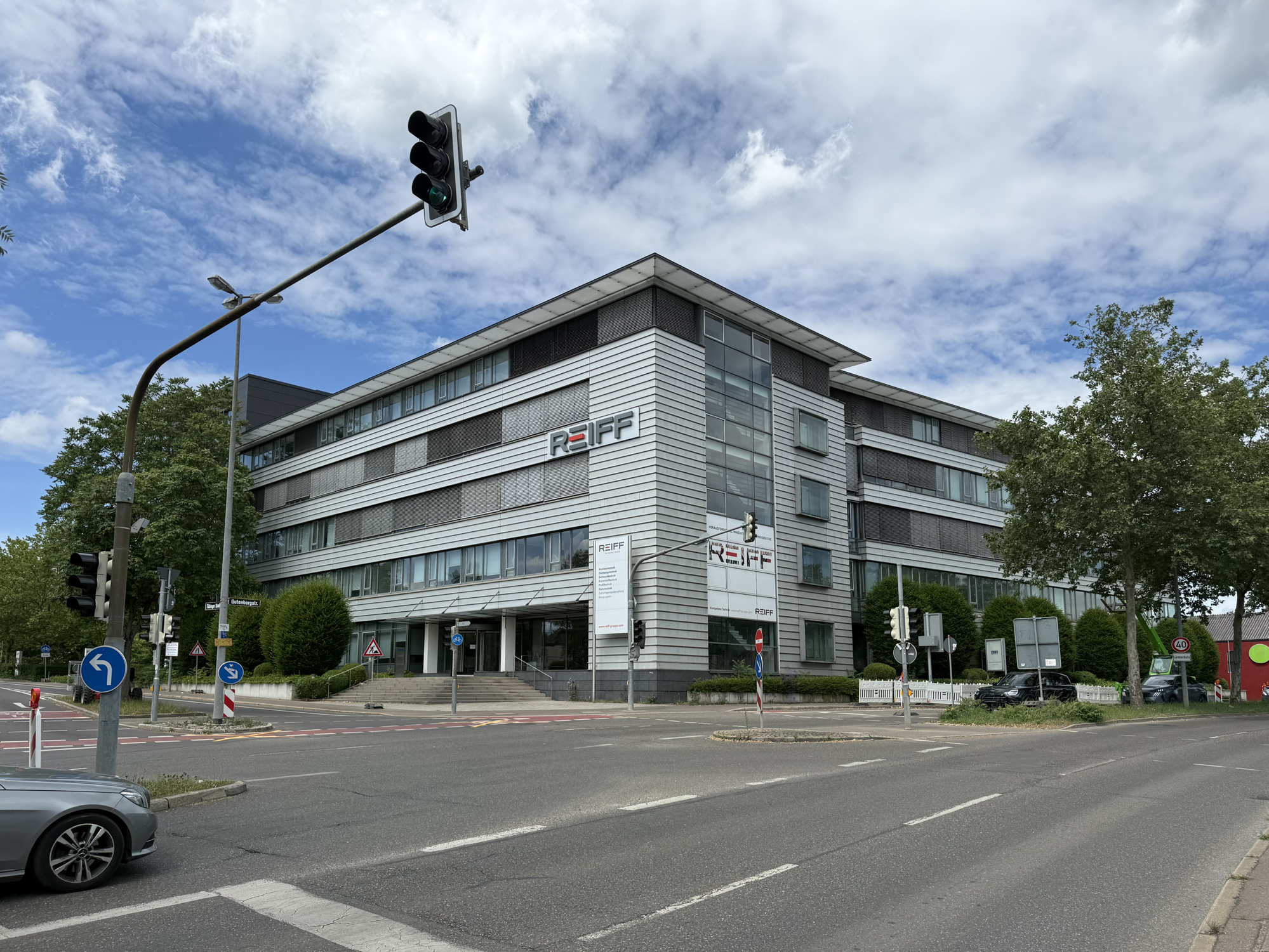 Kapitalanlage * Gewerbeareal * teilw. vermietet