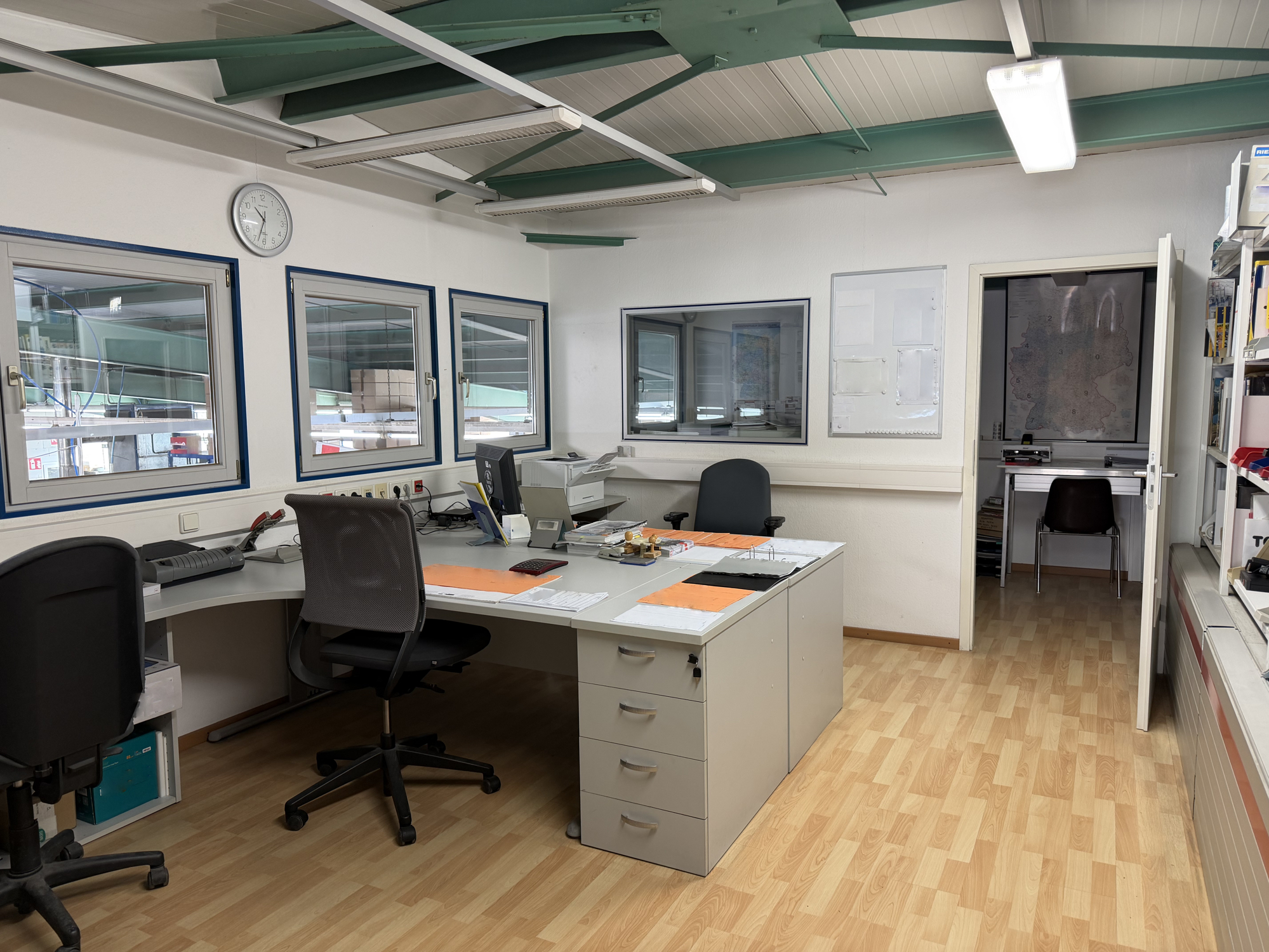 Büro Halle 1