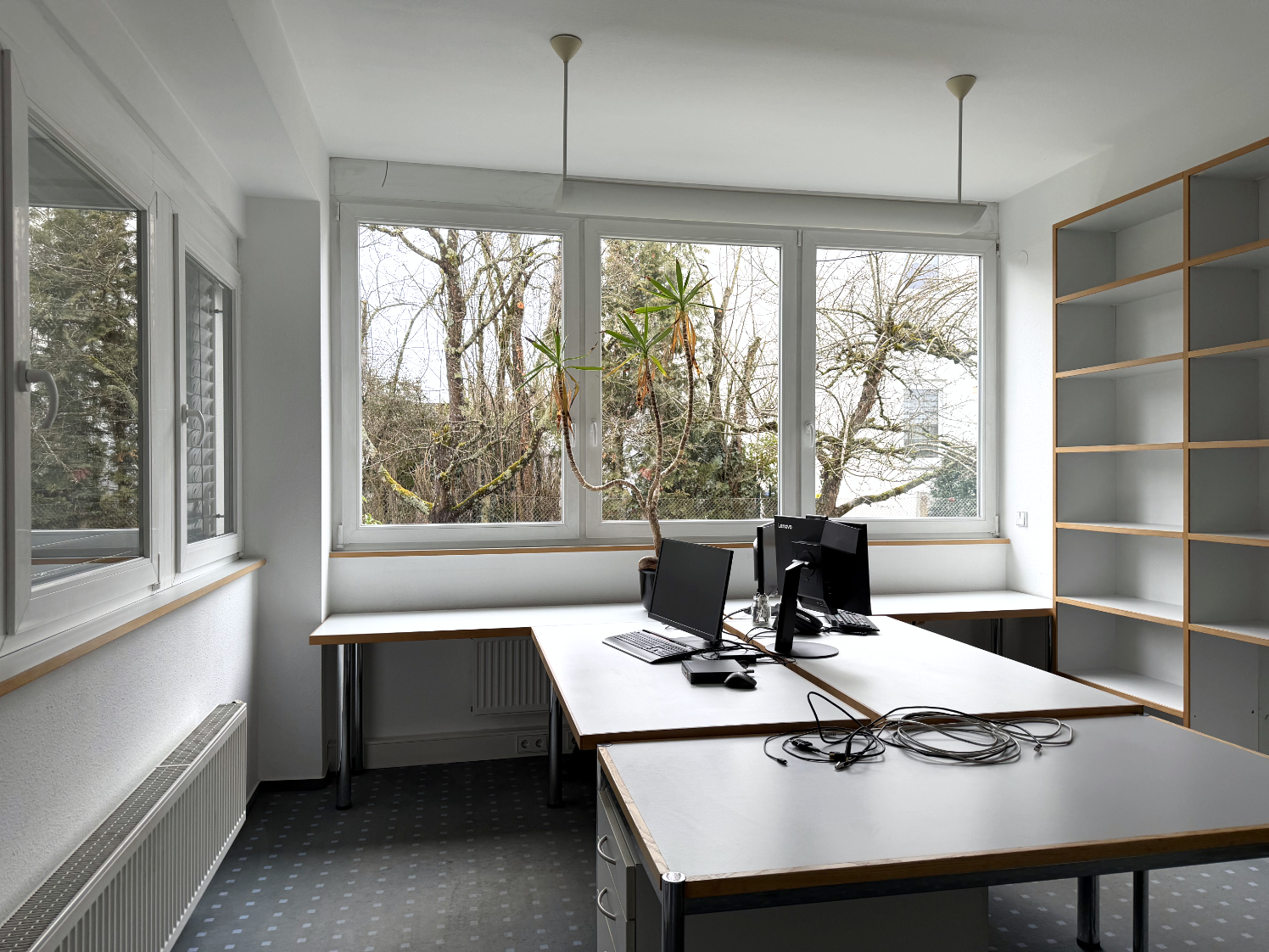 Büro EG